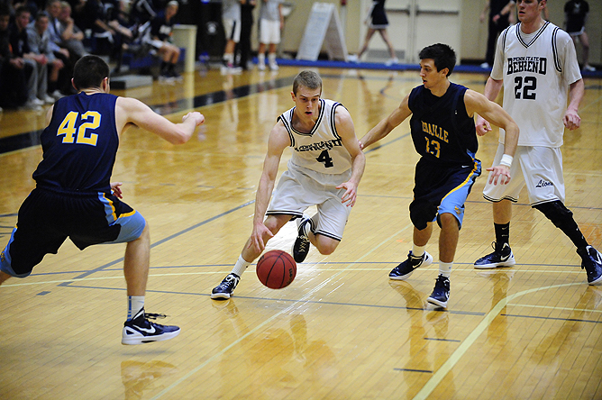 Lions Fall to Medaille in AMCC Championship