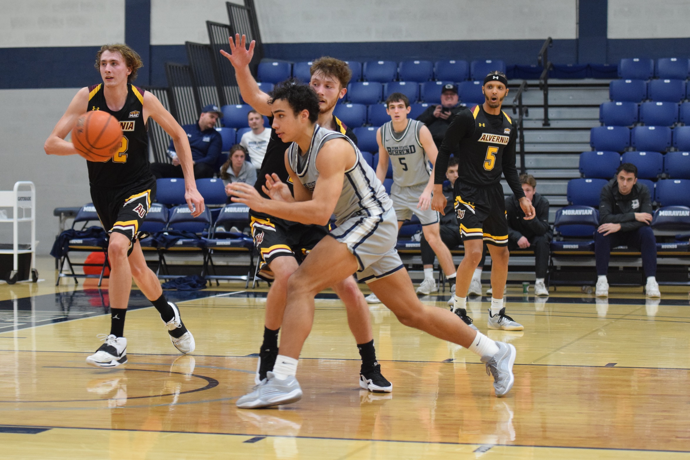 Men’s Basketball Squares Off With Pitt-Greensburg Saturday
