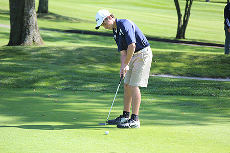 Men's Golf Leads After Day One of AMCC Championships