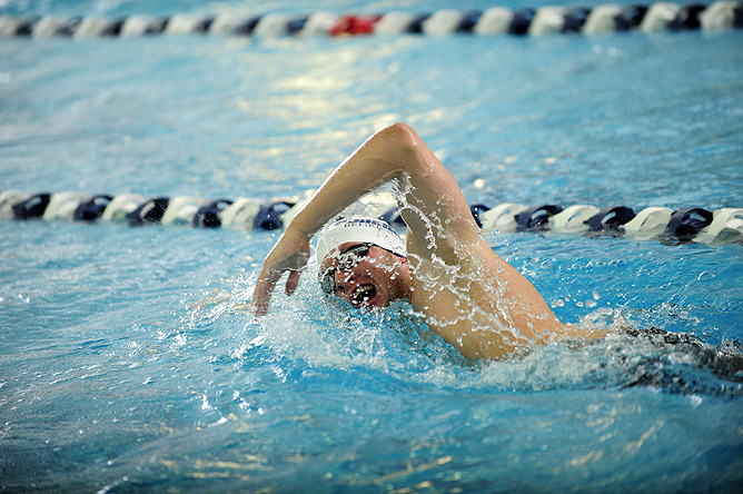 Westminster Outlasts Men's Swimming and Diving