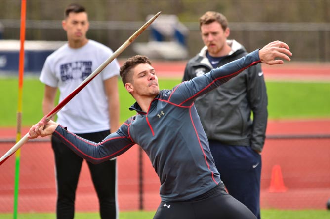 Men's Track and Field Competes at Gator Invitational