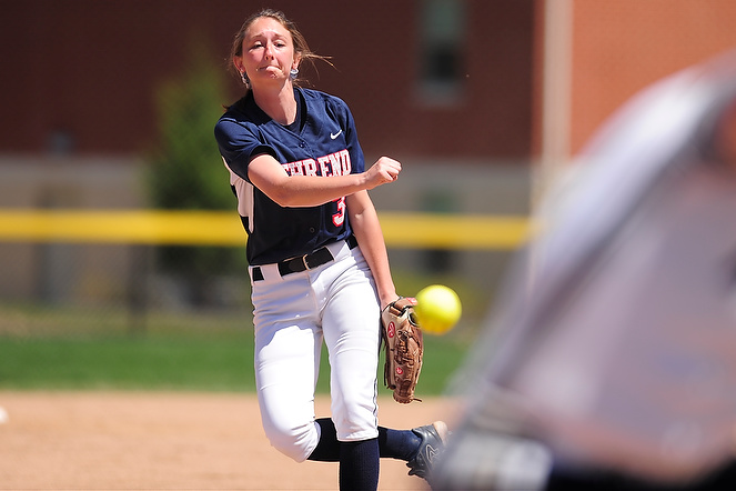 Softball Wins Twice on Day One of AMCC Championships