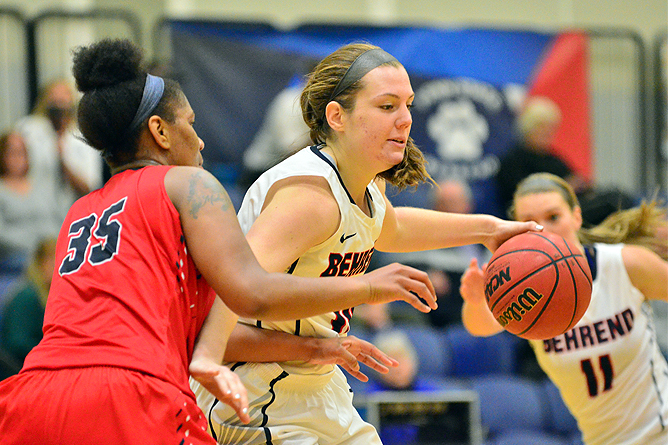 Free-Throw Shooting Lifts Lions Past D'Youville