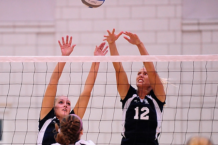 Volleyball Advances to AMCC Semifinals; Lions Defeat Franciscan, 3-1
