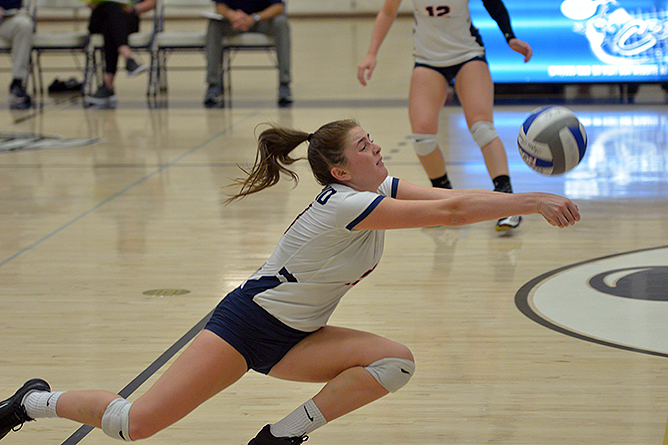Women's Volleyball Blanks Grove City