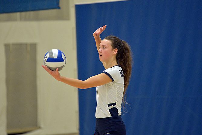 Volleyball Remains Undefeated in AMCC; Lions Down Hilbert