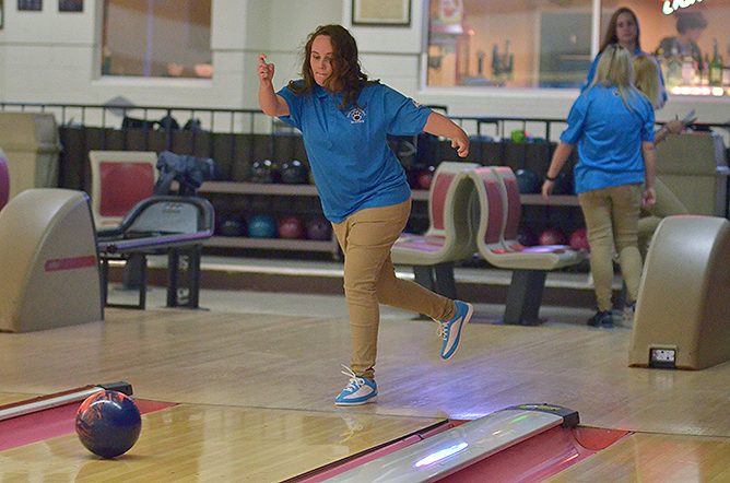 Women's Bowling Travels to Hilbert on Wednesday