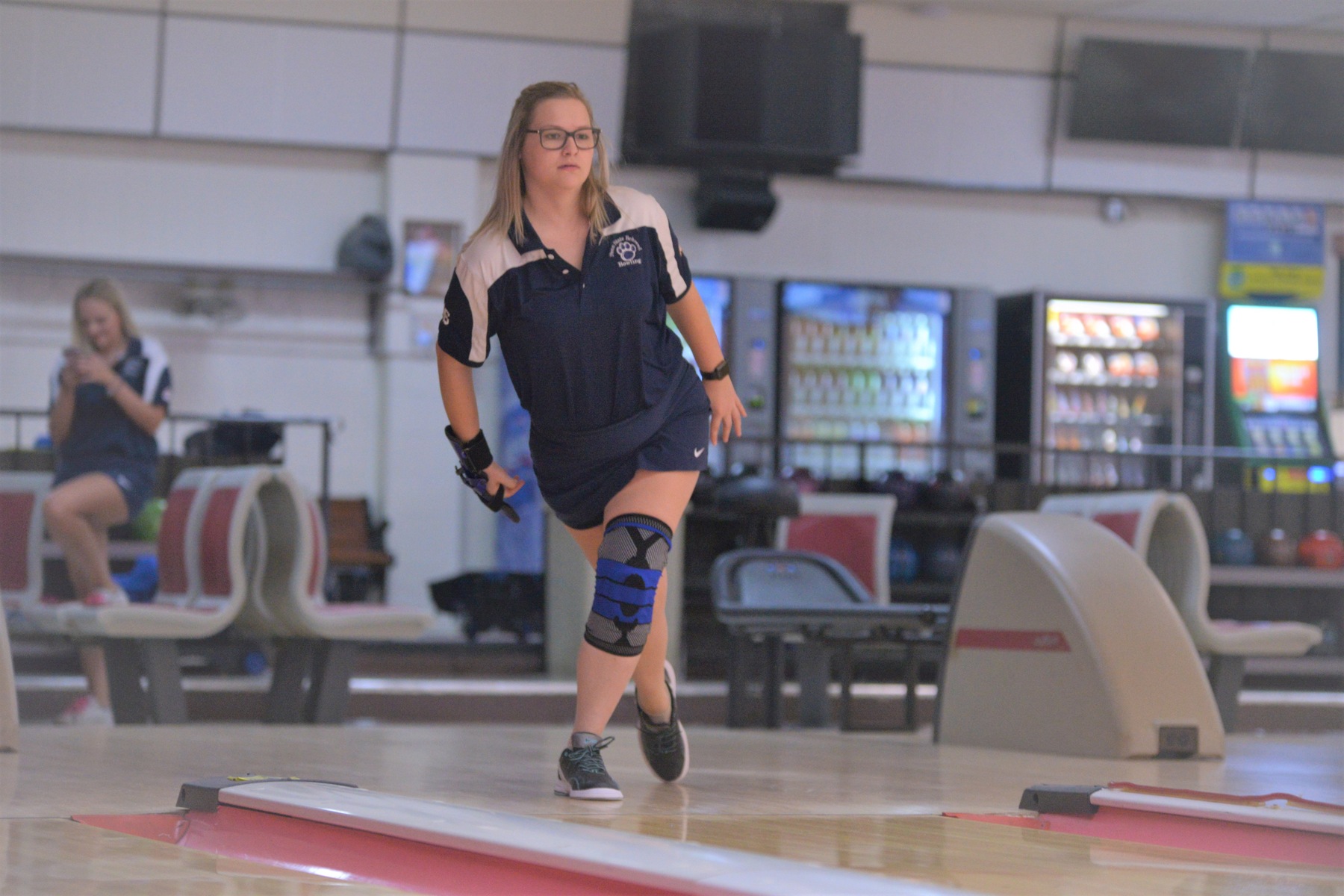 Bowling Finishes Seventh at Medaille Invitational