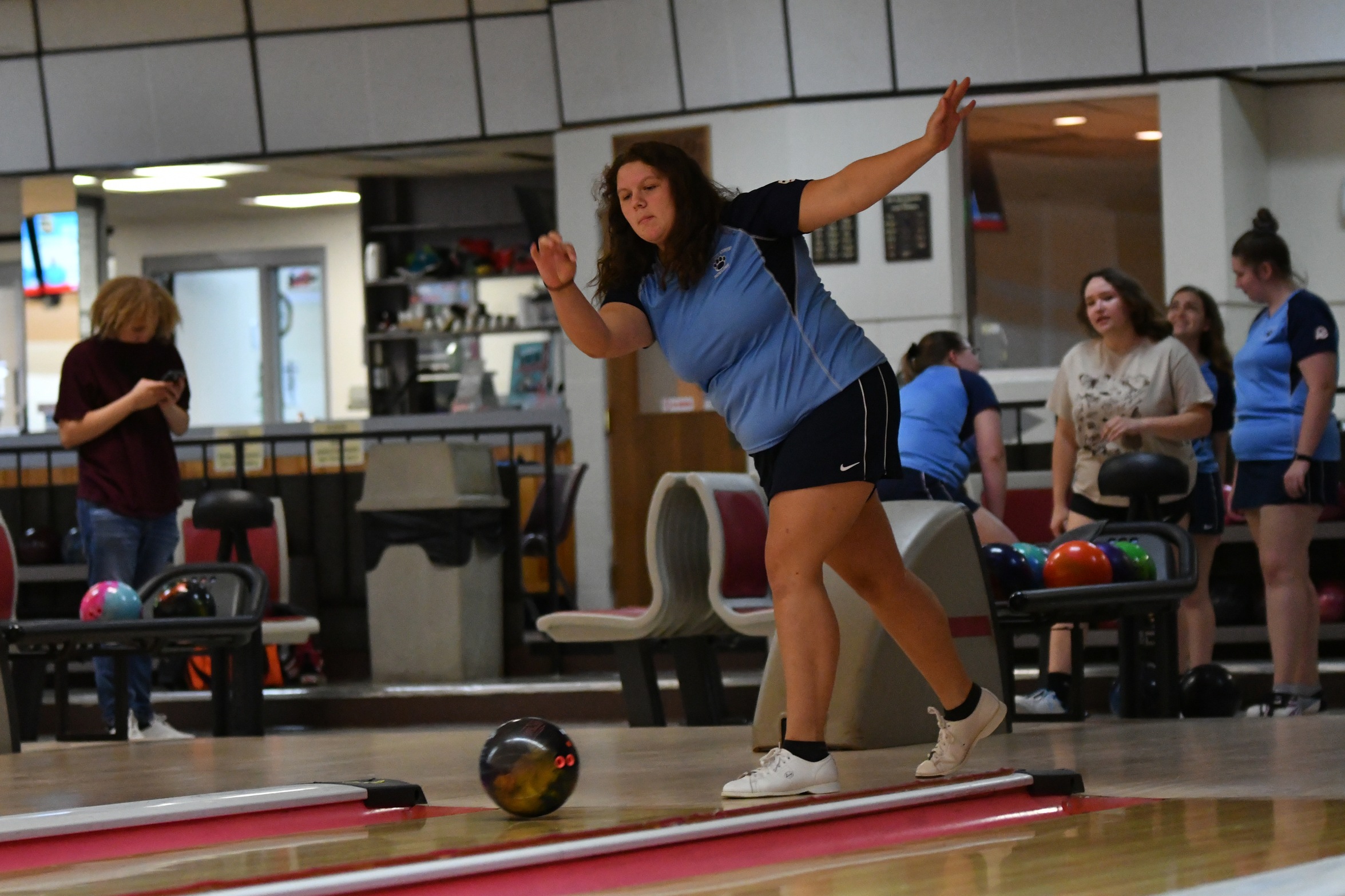 Women's Bowling Goes 2-2 on Day One of AMCC Round Robin