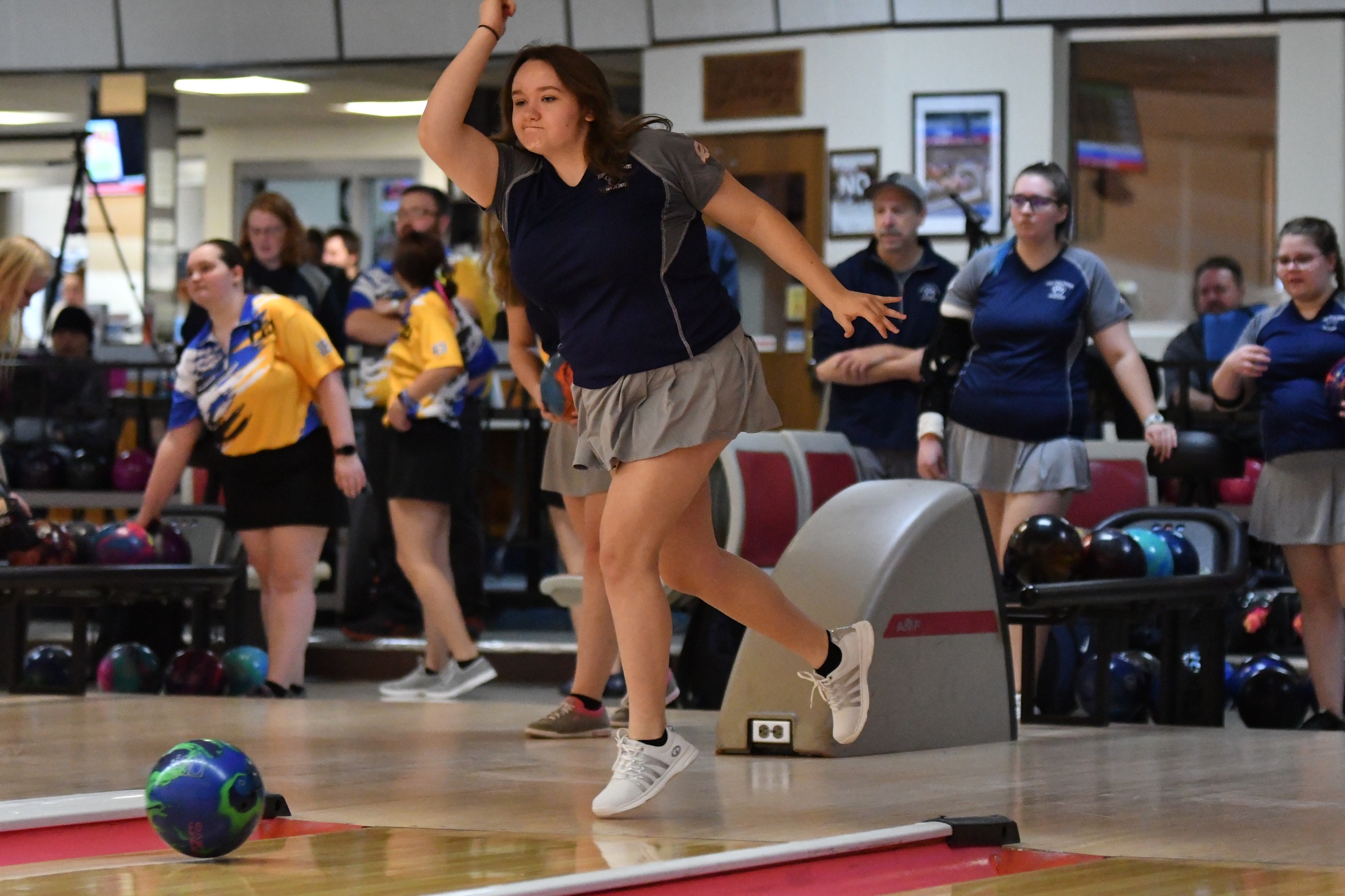 Behrend Bowling Places Fourth at AMCC Round Robin