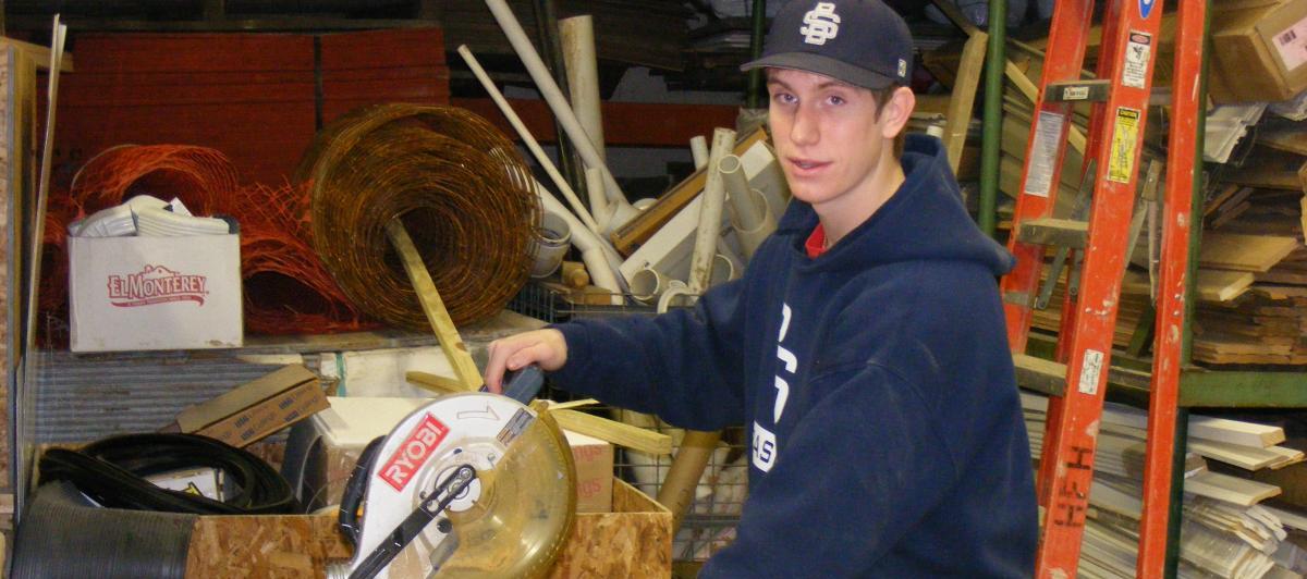 Behrend Lions Baseball Contribute Volunteer Hours to Habit for Humanity