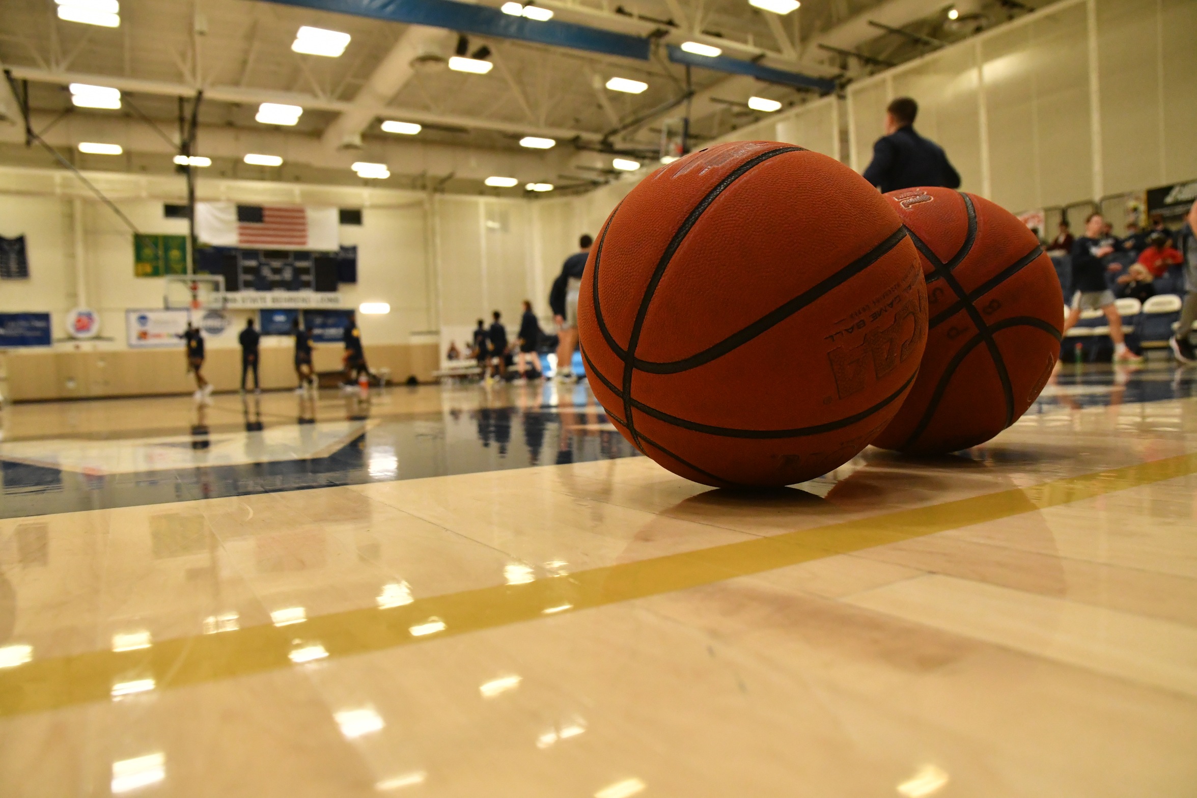 Men's Basketball Takes on Manhattanville in ECAC Quarterfinals