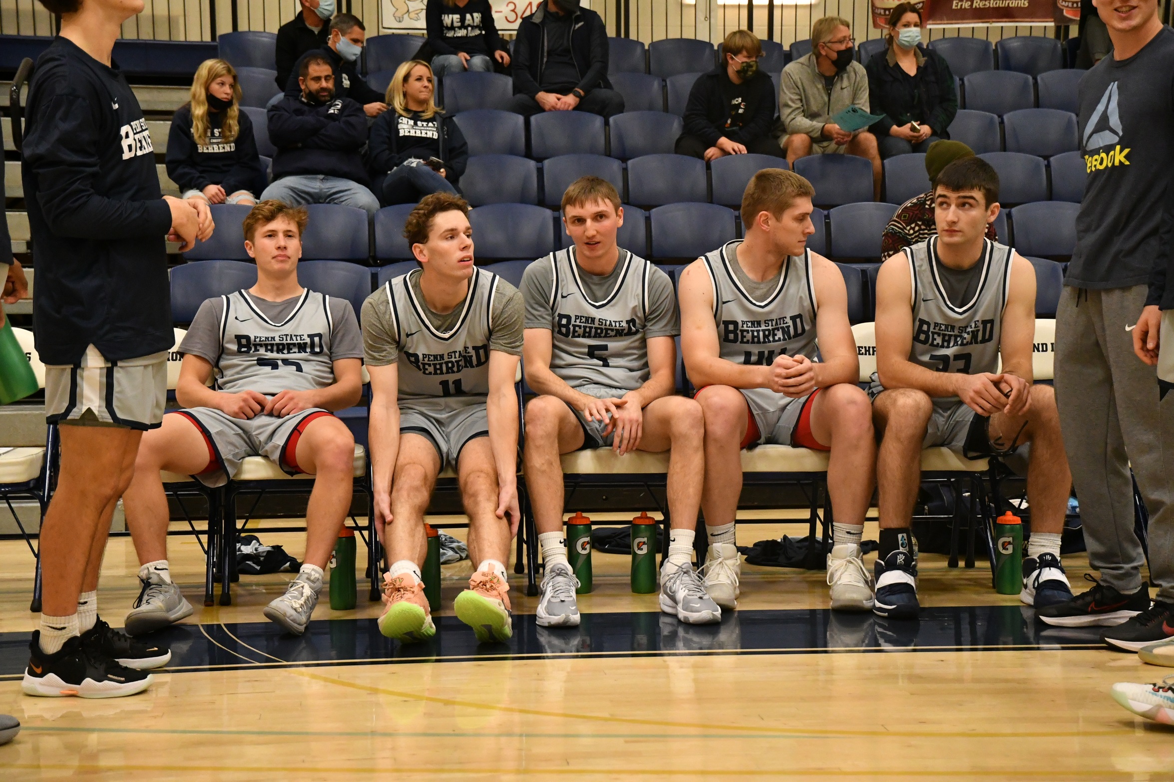 Men's Basketball to Battle Medaille on Saturday