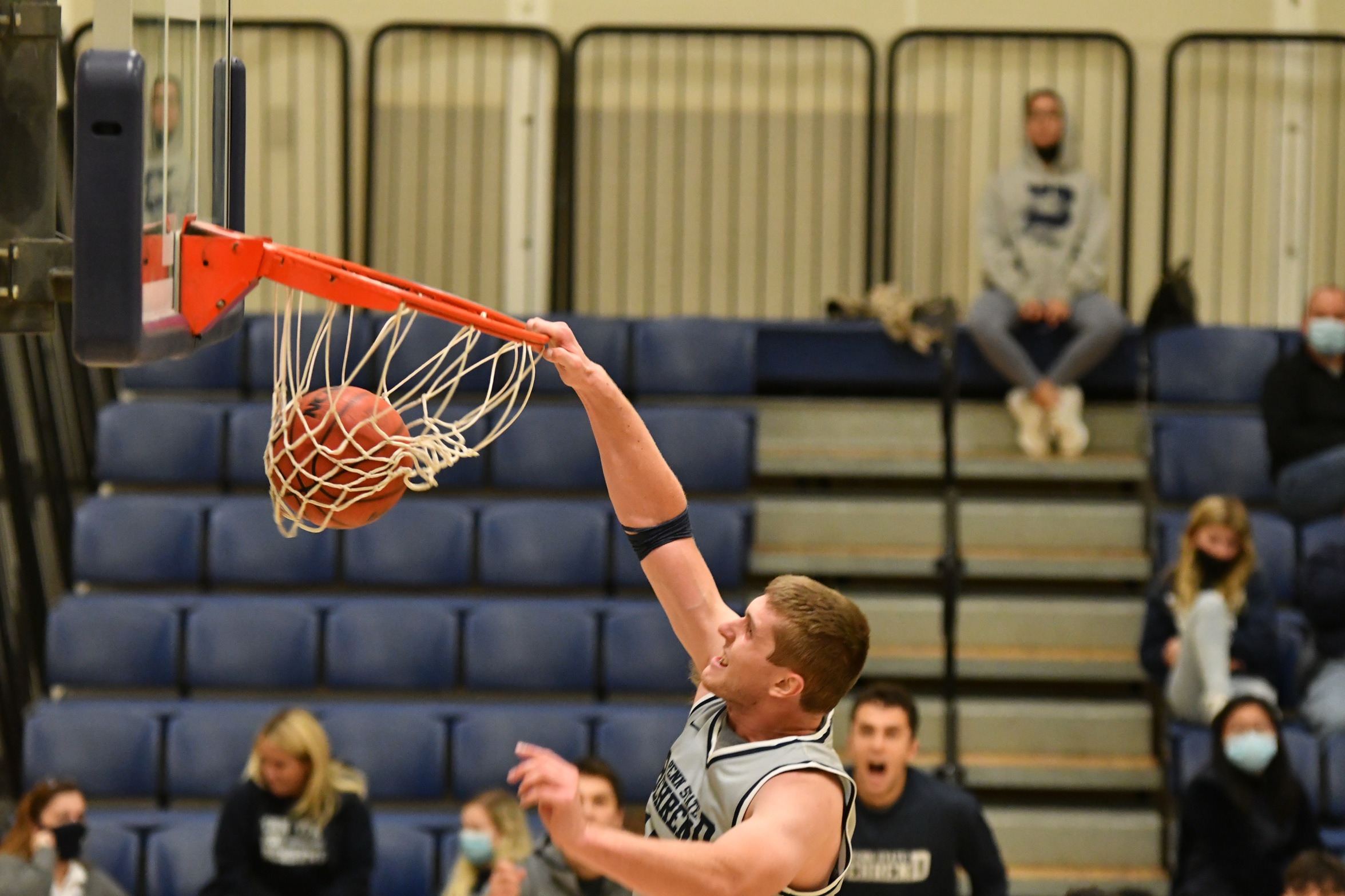 Lions Win Big on Opening Night, Gourley Leads Way With 25 Points