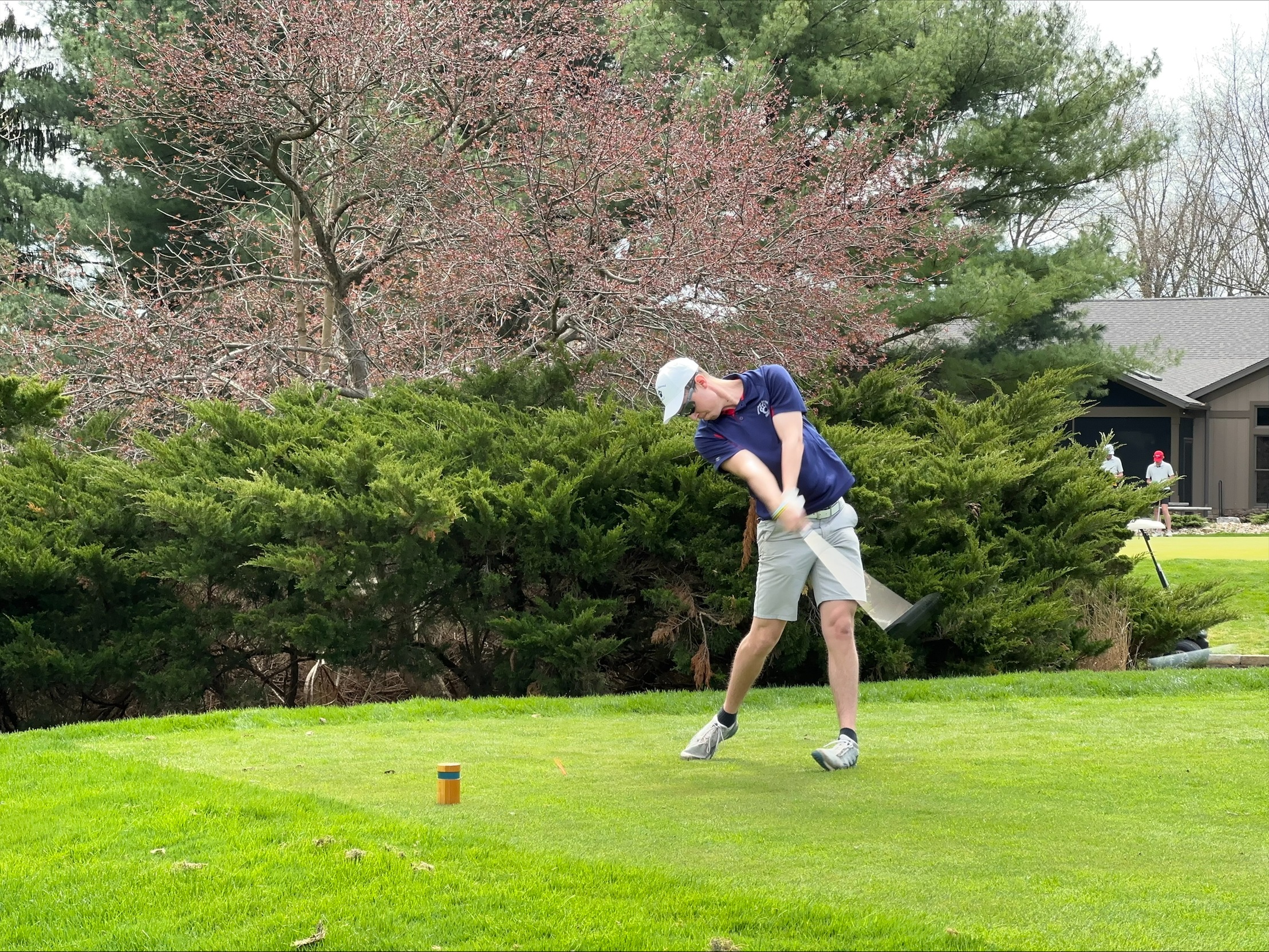 Golfers Continue to Swing; Lions Compete at Bud Elwell Fall Classic