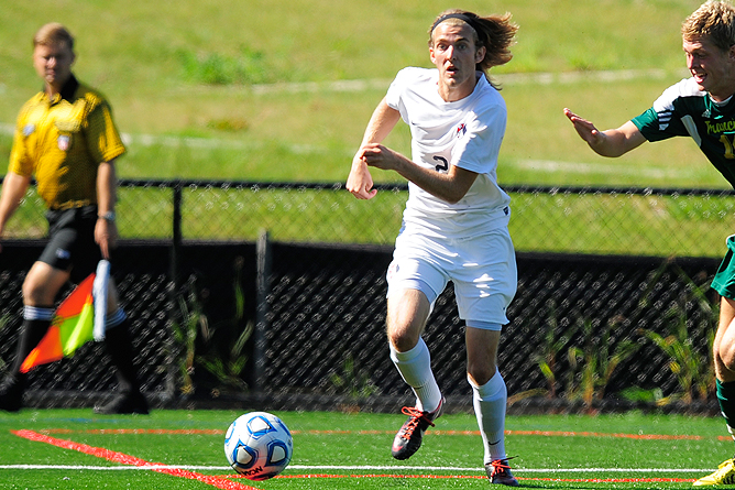 Late Goal Lifts Lions Past Oberlin 1-0