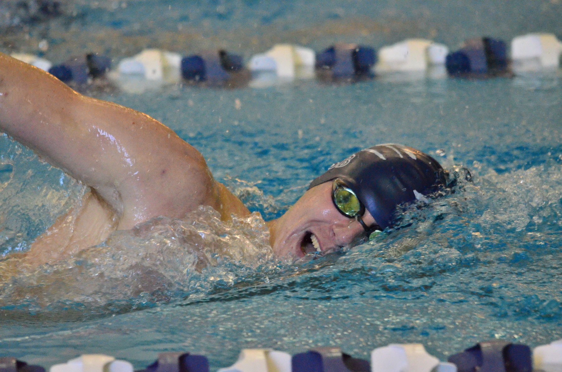 Men's Swimming and Diving Edges Malone