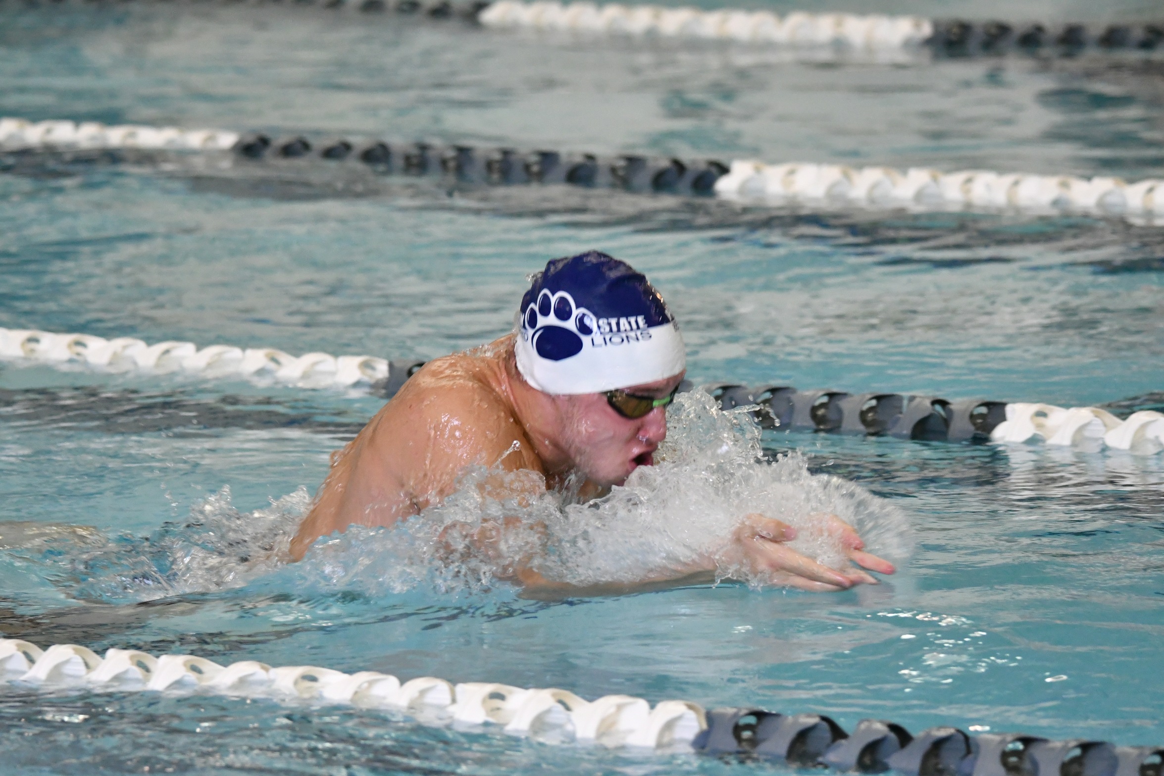 Men's Swimming Tied For Third on Second Day of Oberlin Invite