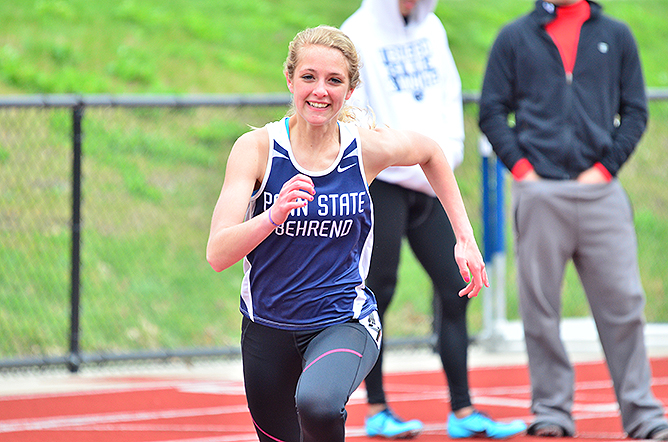 Women's Track and Field Competes at Carnegie Mellon