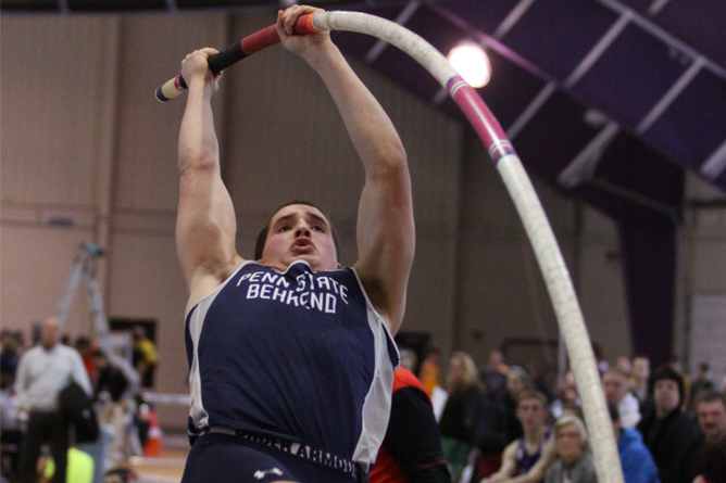 Men's Track and Field Has Strong Day