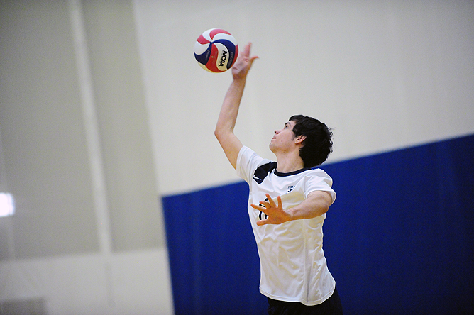 Men's Volleyball Defeats Altoona; Falls to D'Youville