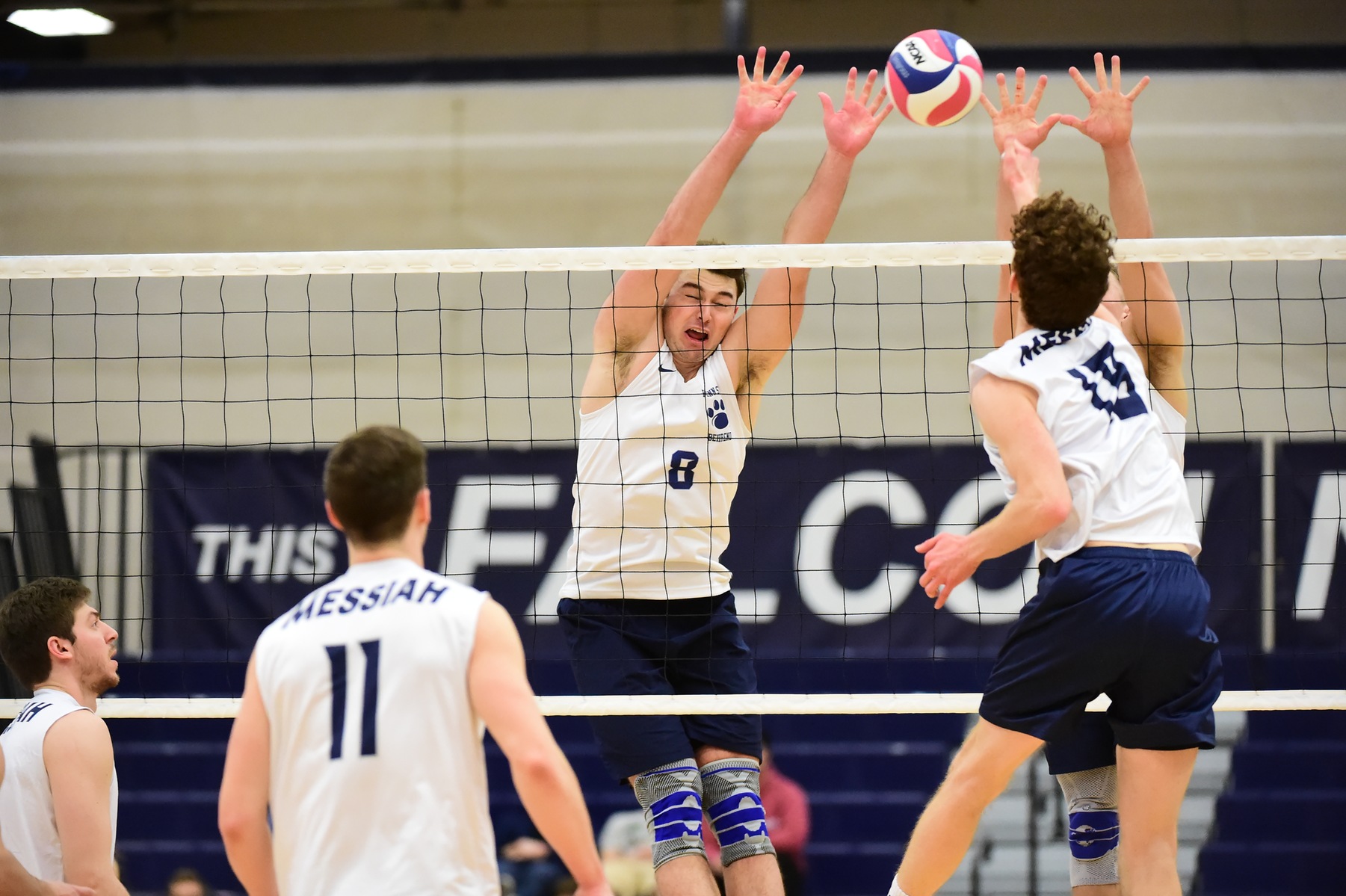 Behrend Men's Volleyball Sweeps Medaille in AMCC Action