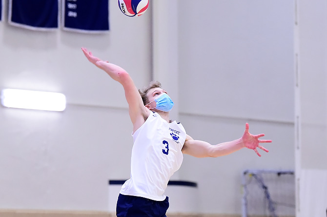Men's Volleyball Wins AMCC Opener Against St. Vincent