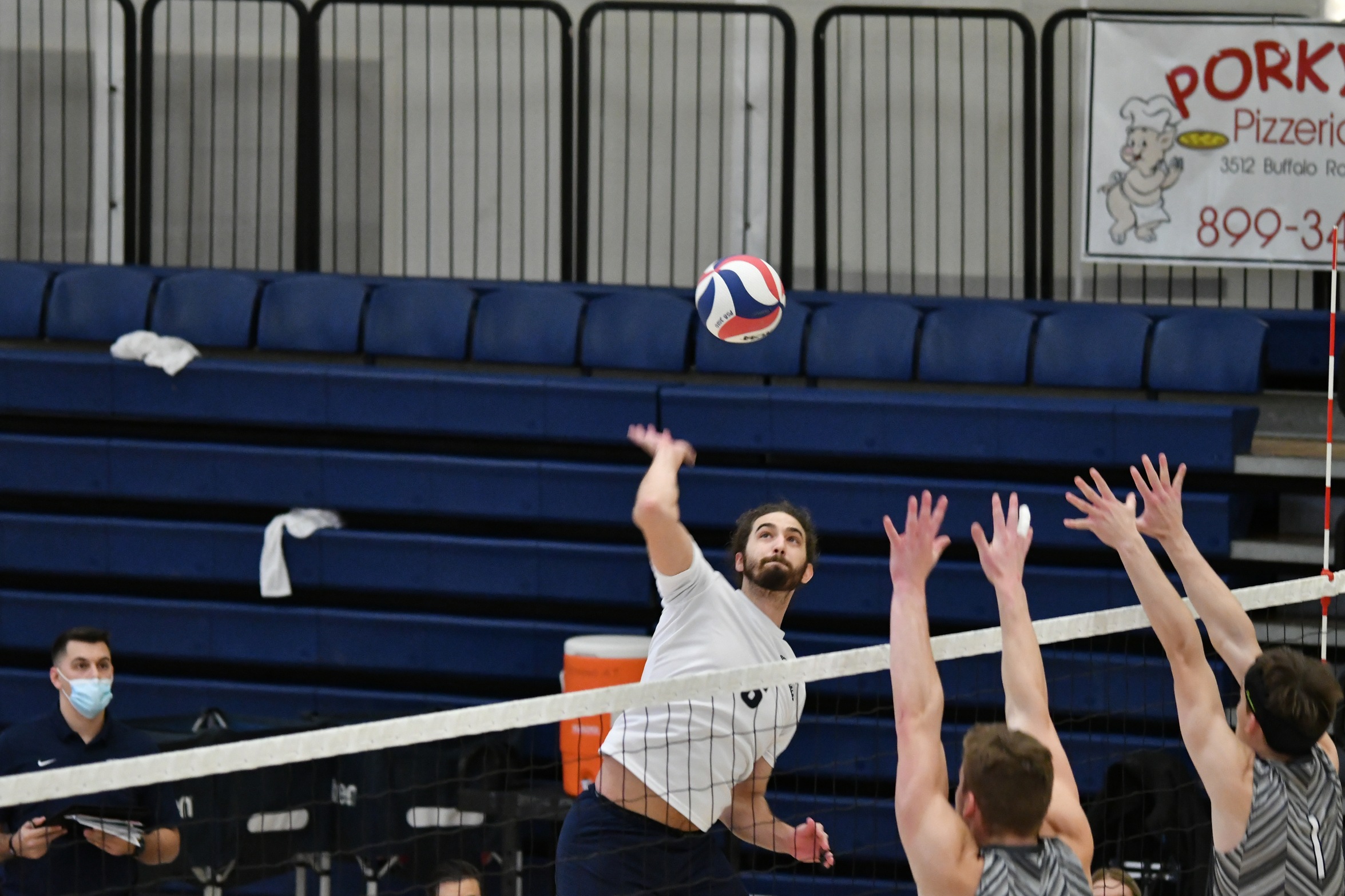 Men's Volleyball Sweeps SUNY Potsdam and Wilkes