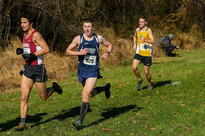 Men’s Cross Country Competes at Mideast Regionals Saturday