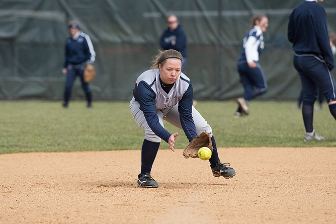 Softball Secures Top Spot in AMCC