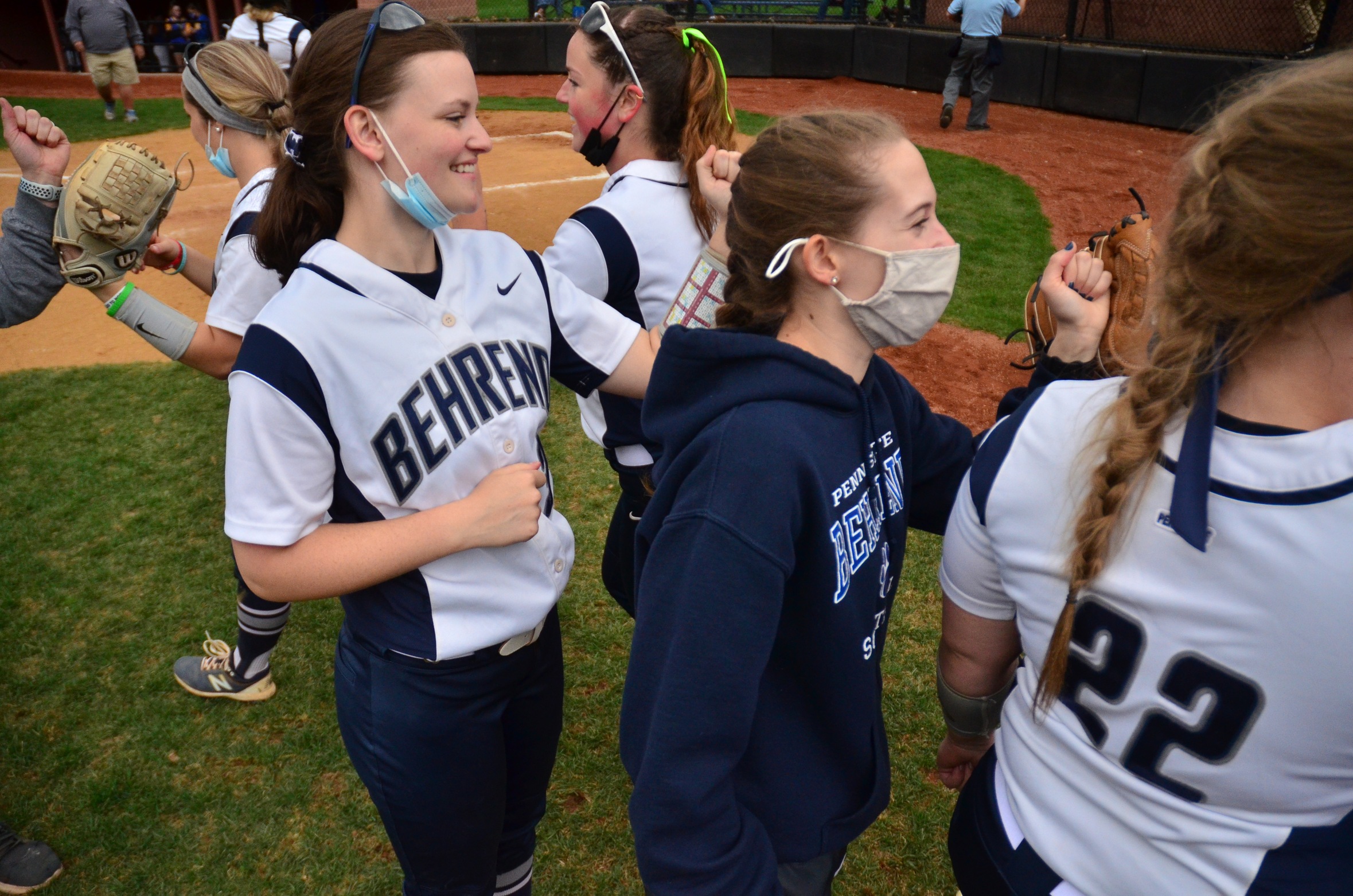 Softball Sweeps Alfred State in AMCC Doubleheader