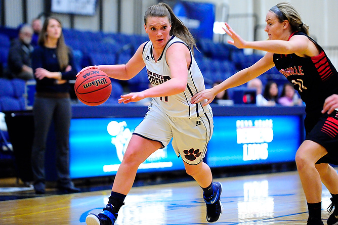 Women's Basketball Downs Mt. Aloysius in AMCC Action