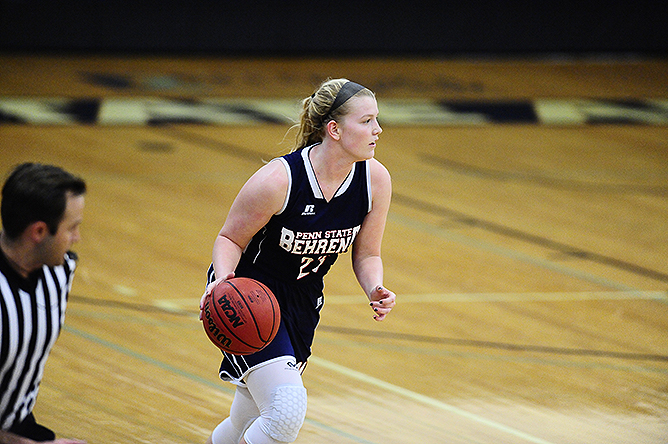 Women's Basketball Pushes Past Franciscan
