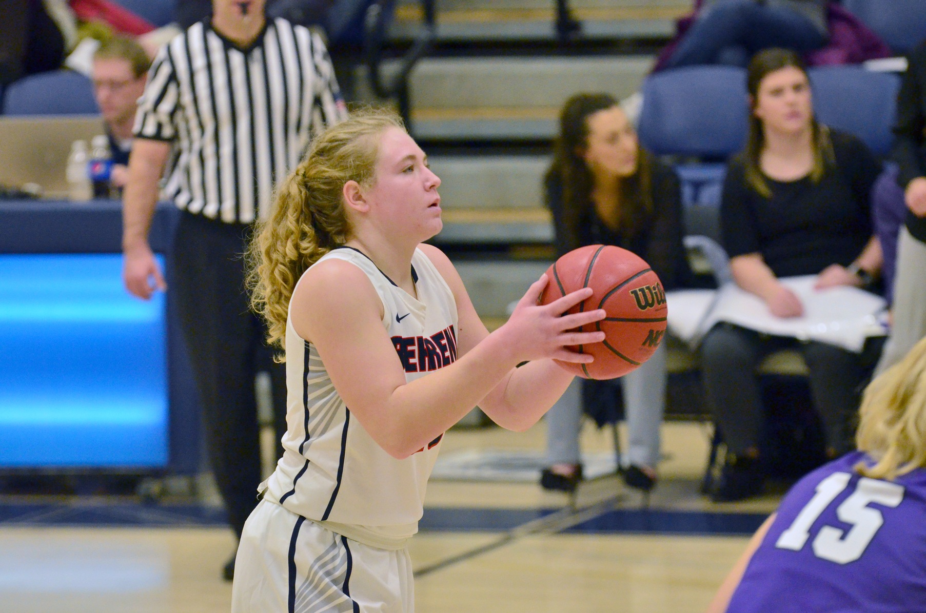 Women's Basketball Outlasts Altoona in AMCC Action