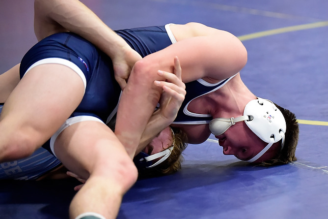 Wrestlers Defeat Kent State Tuscawaras; Fall to Case Western