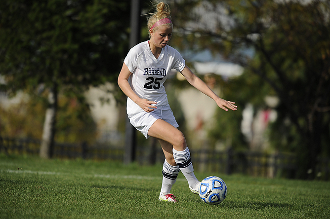 Women's Soccer Downs D'Youville; Lions Secure No. 3 Seed for AMCC Playoffs