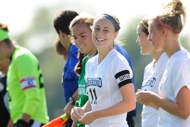 Women's Soccer Tied For First in AMCC Preseason Poll