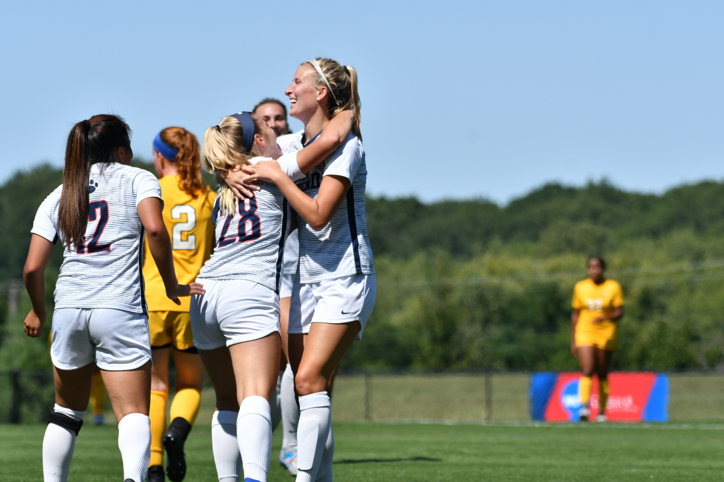 Women's Soccer Sets Single-Season Record for Wins; Lions Down Medaille