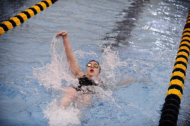 Lowery Leads Women's Swimming and Diving at Tri-Meet