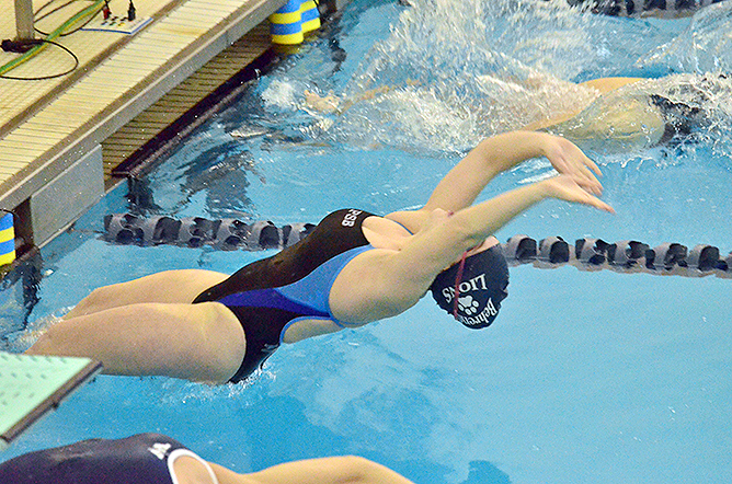 Women's Swimming and Diving Competes at W&J