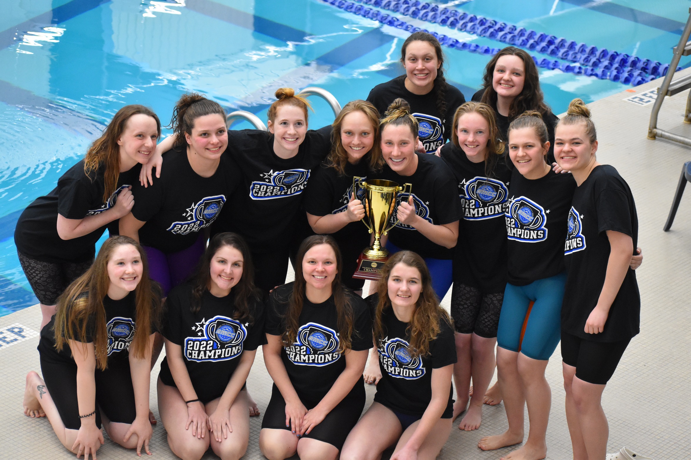 Women's Swimming and Diving Recognized For Academics