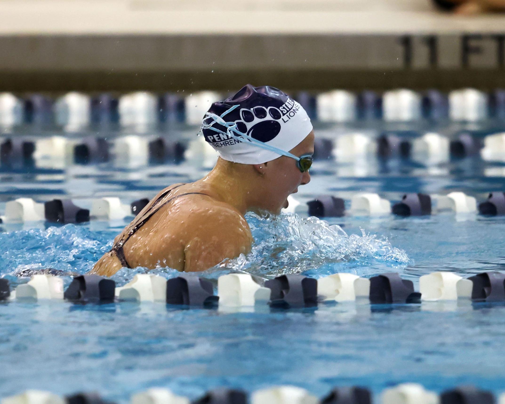 Women's Swimming and Diving Drops Non-Conference Meet