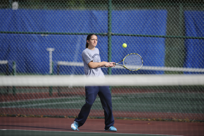 Women's Tennis Opens Season With Win Over Medaille