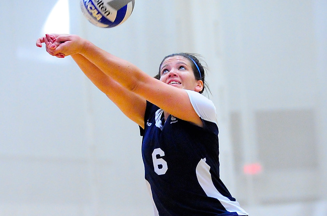 Women's Volleyball Takes Two in Tri-Match