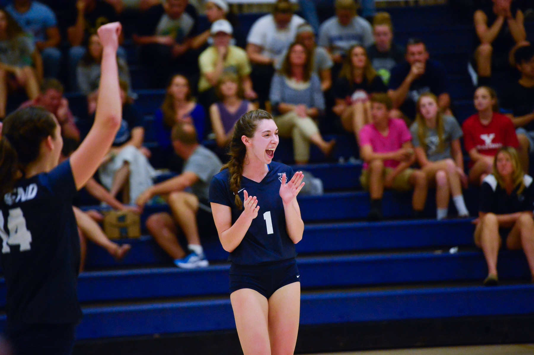 Women's Volleyball Advances to AMCC Championship Game