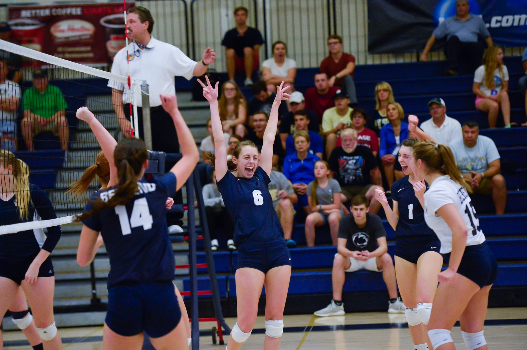 Volleyball Wins Twice in AMCC Action