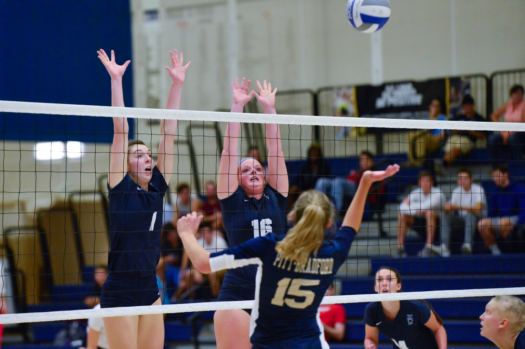 Women's Volleyball Advances to AMCC Semifinals