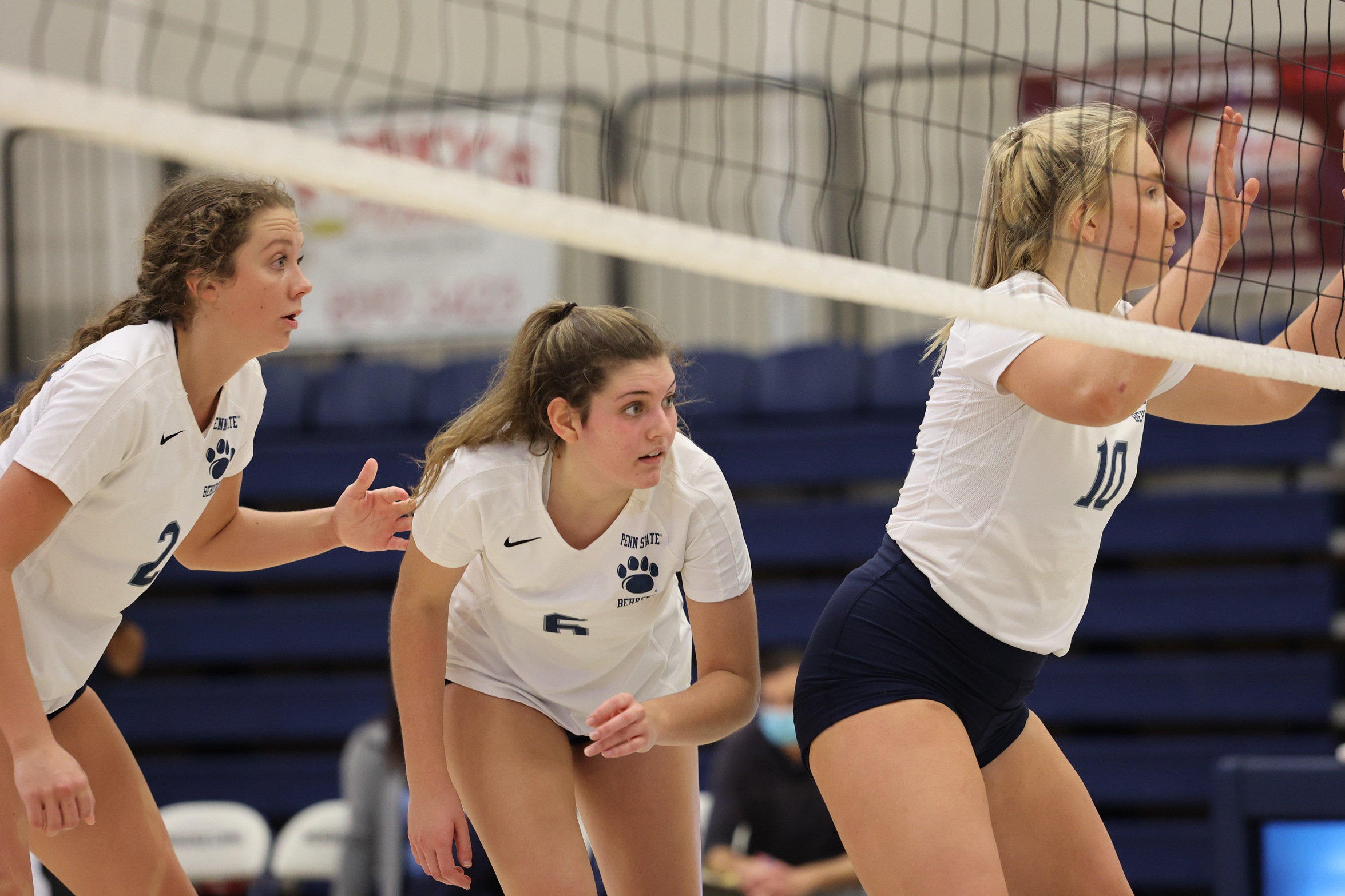 Women's Volleyball Sweeps Fredonia