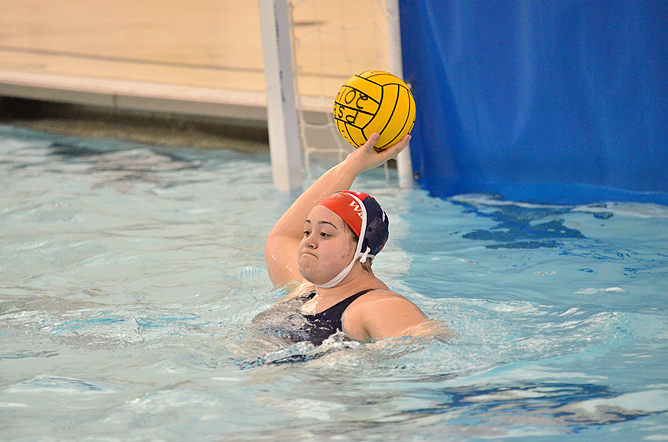 Lakers Upend Women's Water Polo
