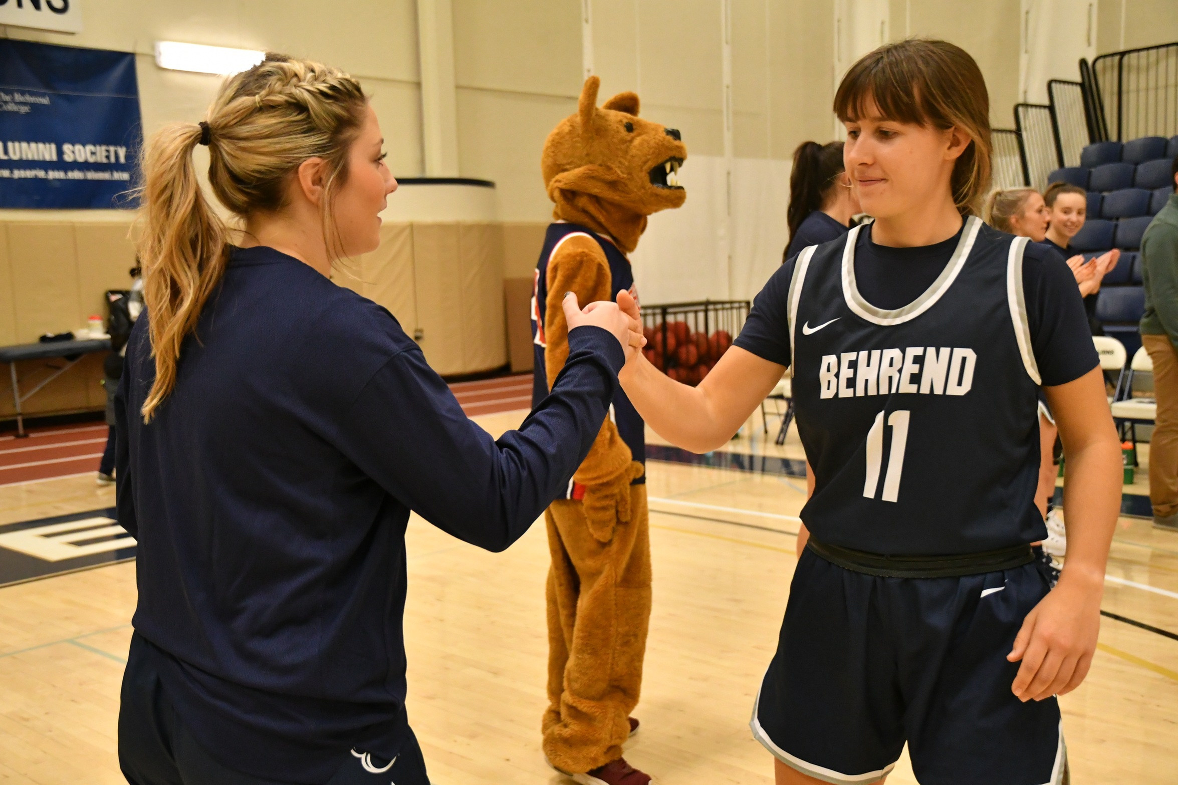 Women's Basketball Set to Host Medaille Saturday